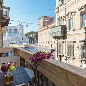 Amazing Piazza Venezia Holiday home Rome